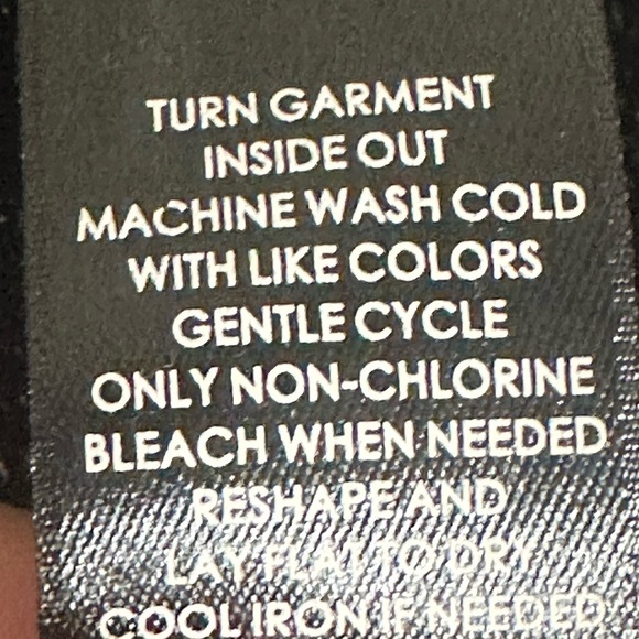 Torrid Women’s Sweater 1X Black Metallic Cold Shoulder Crisscross  Party New 20 - Picture 4 of 8